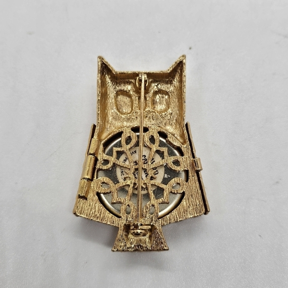 1960s Avon glace solid perfume owl pin with green rhinestone eyes in Cotillion - Picture 2 of 5